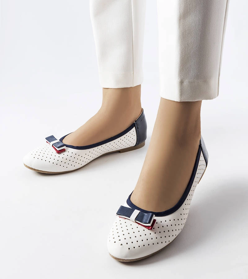 Fehér csipkés balerina masnival Tisser