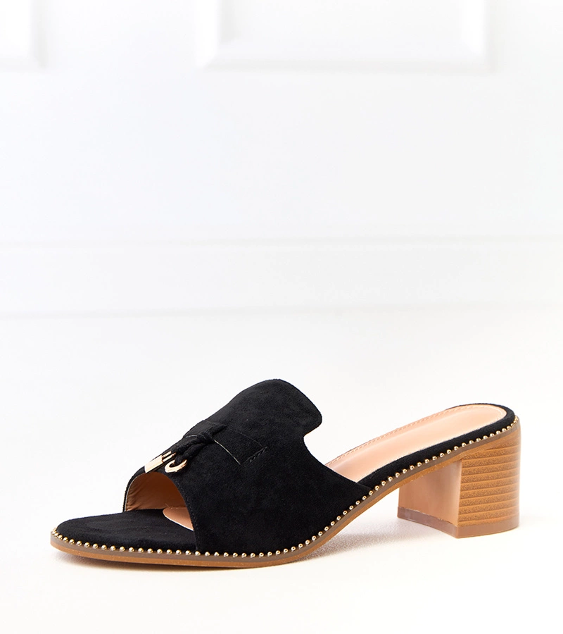 Fekete sarokpapucs díszes pánttal Gariend