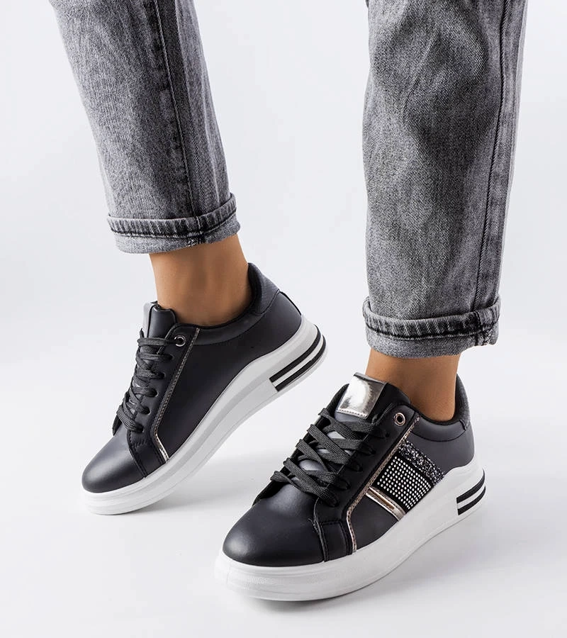 Fekete cipők cirkónia díszítéssel Xarles