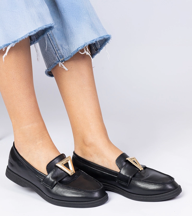 Fekete női mokaszin elegáns díszítéssel Viletta