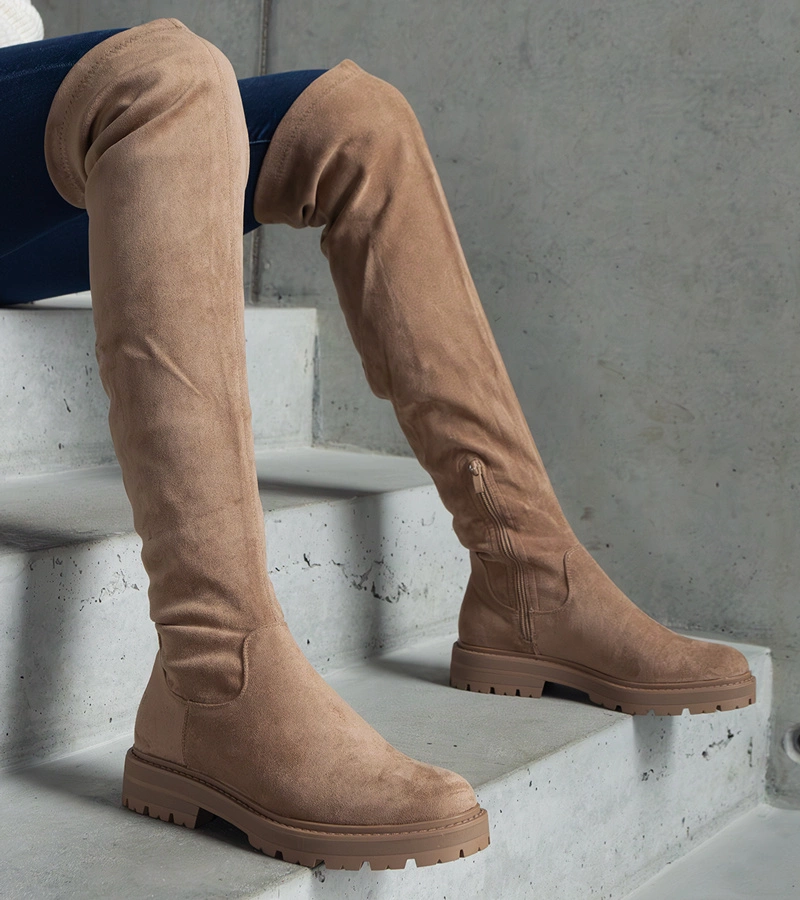 Barna lapos talpú hosszú csizma Tromi