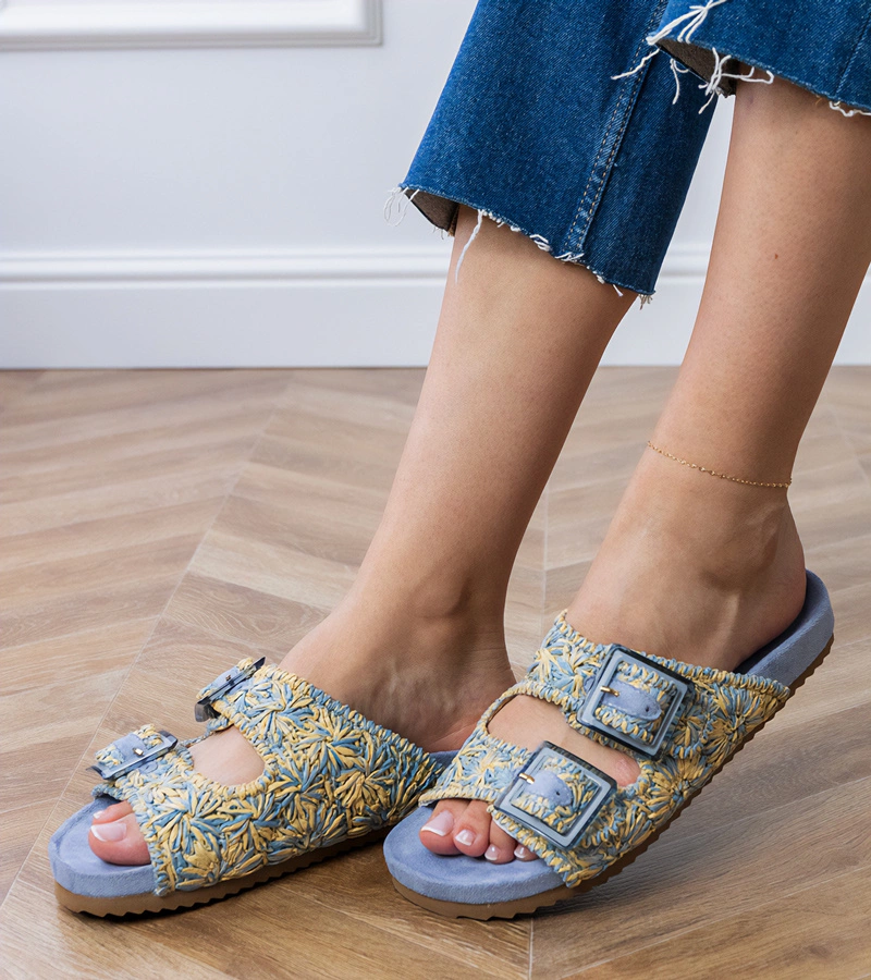 Kék horgolt papucs csatokkal a pántokon Firada