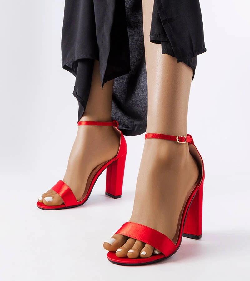 Piros magas sarkú szandál Rive