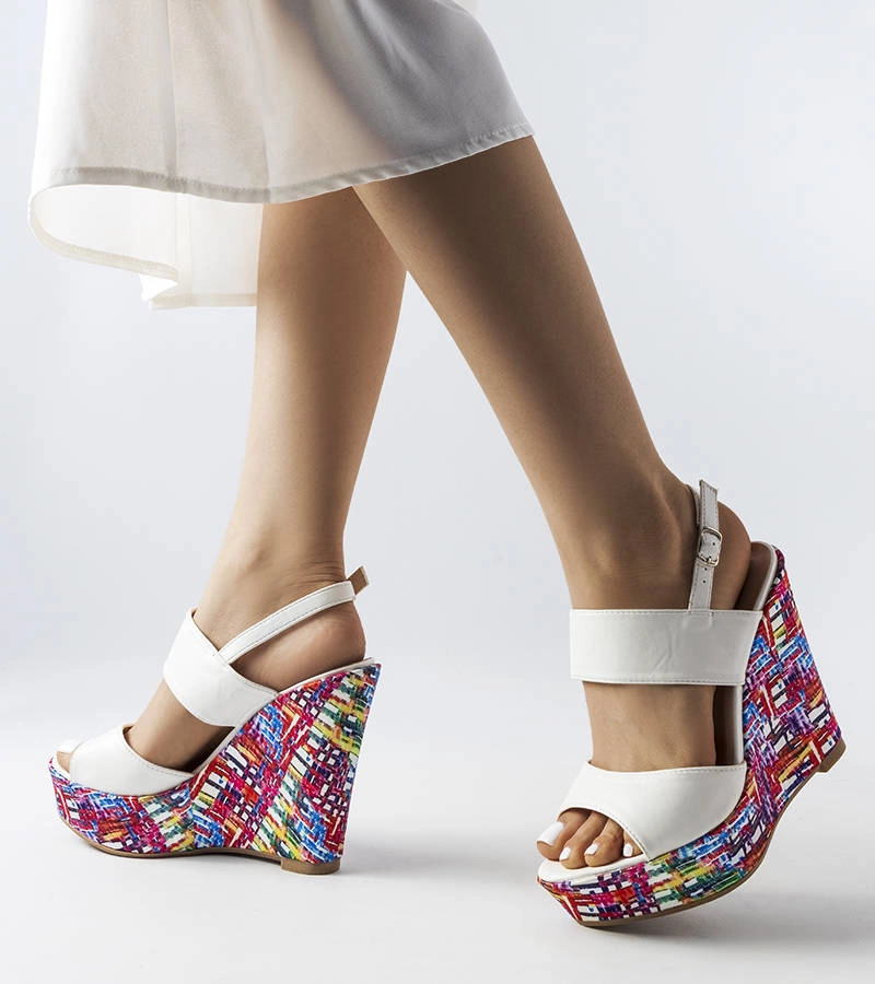 Fehér díszített talpú szandál Westtide