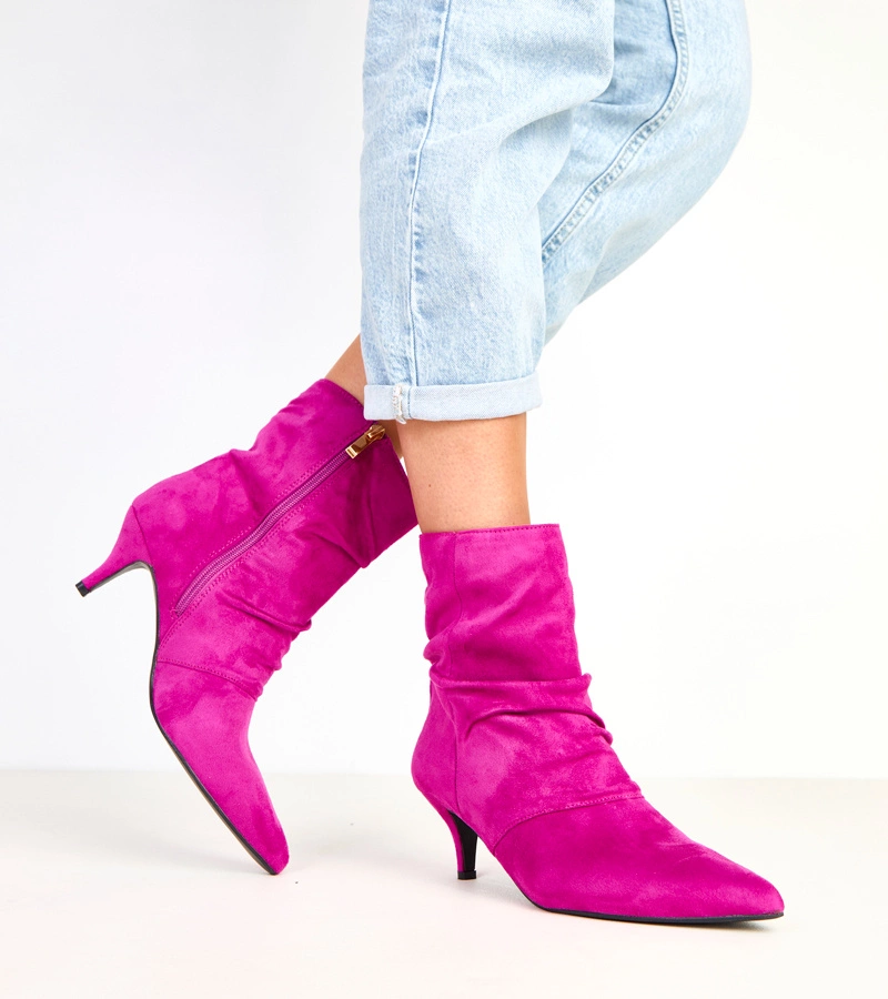 Rózsaszín bokacsizma alacsony sarokkal és ráncolással Karen