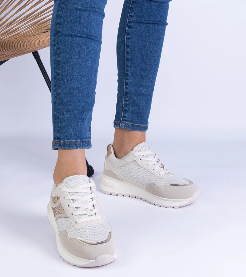 Bézs színű tornacipők csillámmal és strasszokkal díszítve Savina