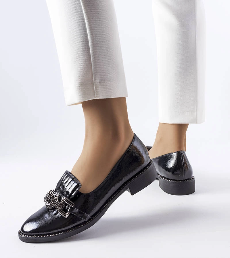 Fekete lakkozott cipő Butternut