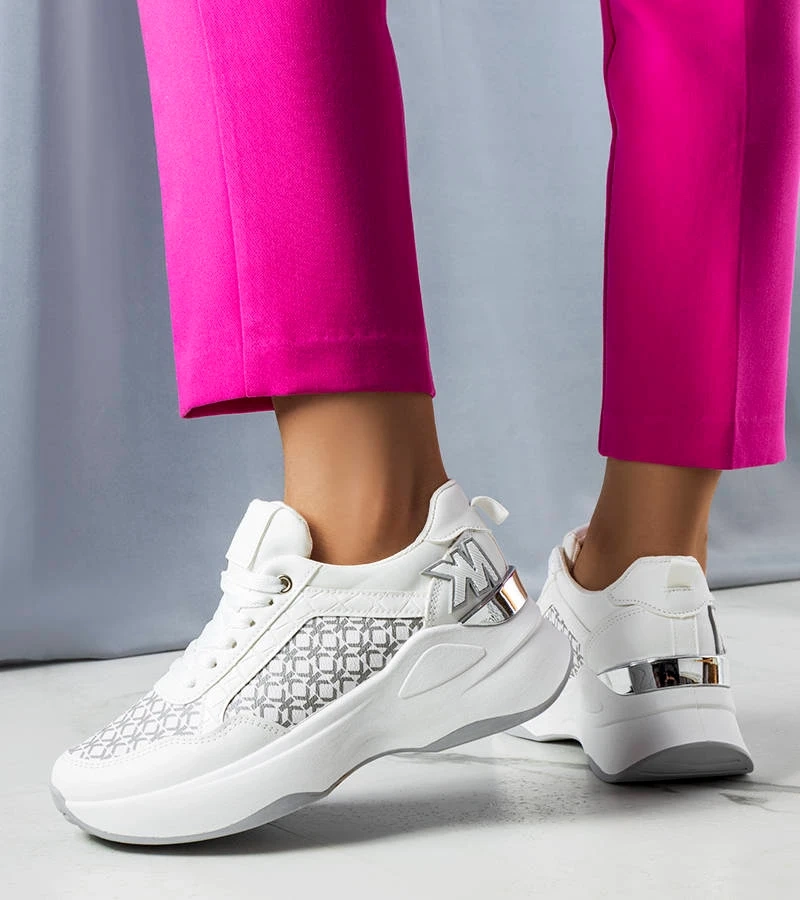 Fehér cipők Margie monogrammal