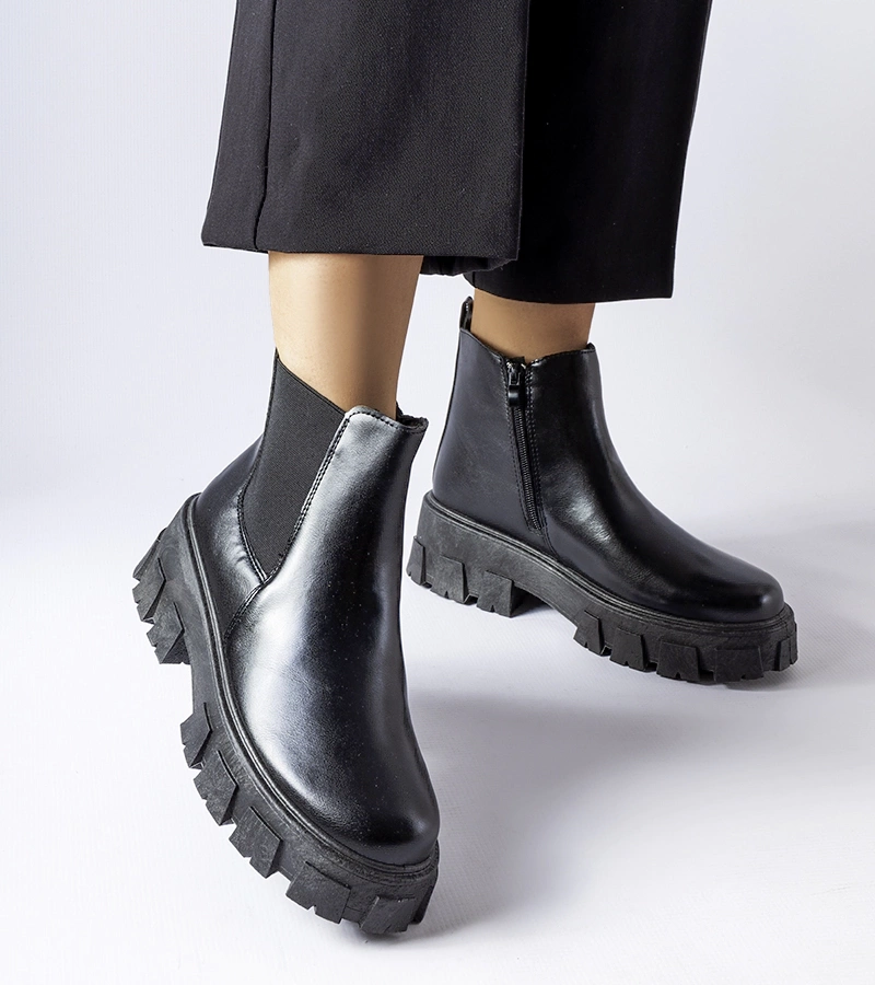 Fekete masszív bokacsizma Petronio