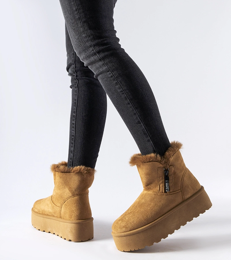 Barna hótaposó platformos csizma Points