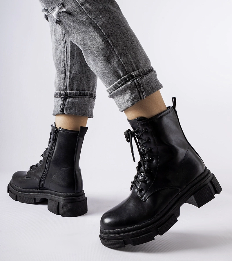 Fekete klasszikus munkásbakancs Berto