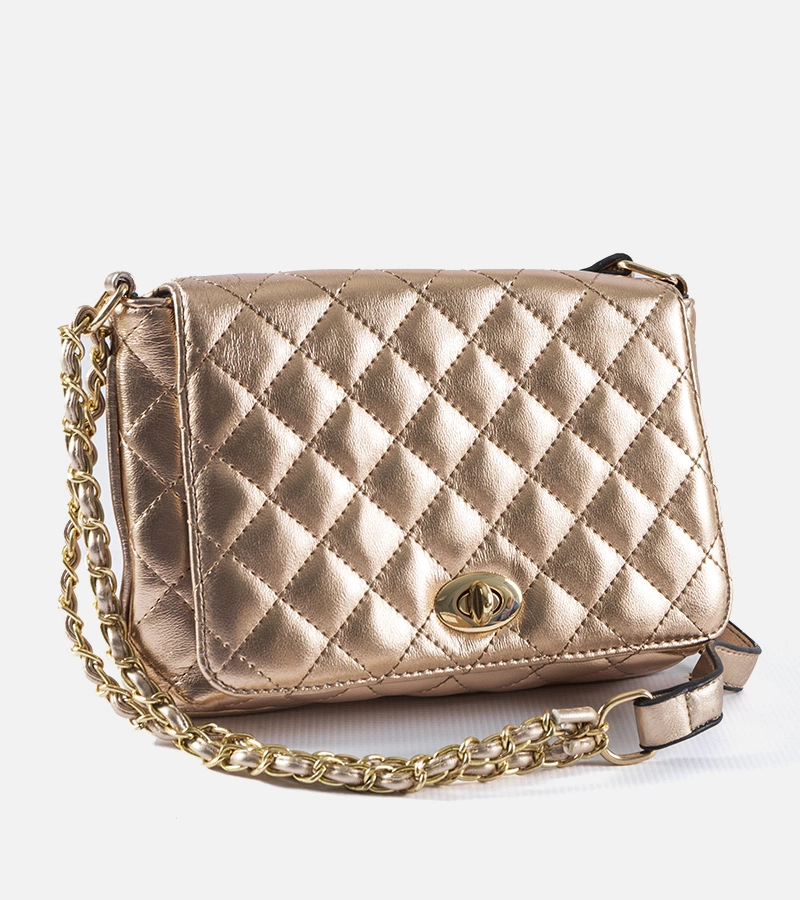 Arany színű, tűzött Quartilla válltáska