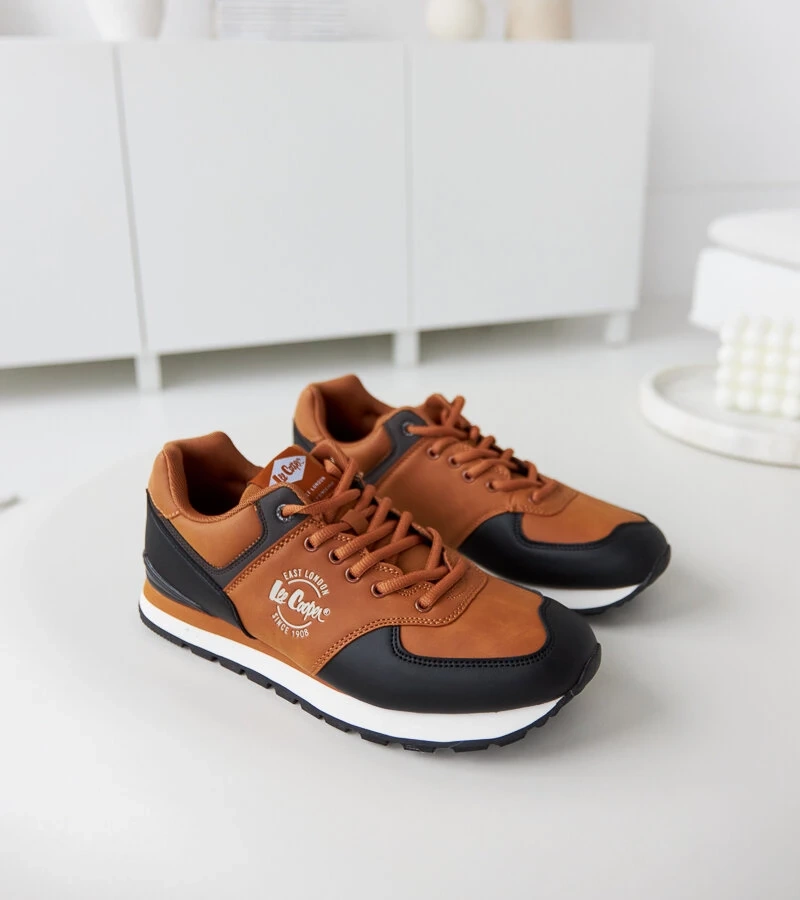 Barna férfi cipő Lee Cooper LCJ-23-31-3074M