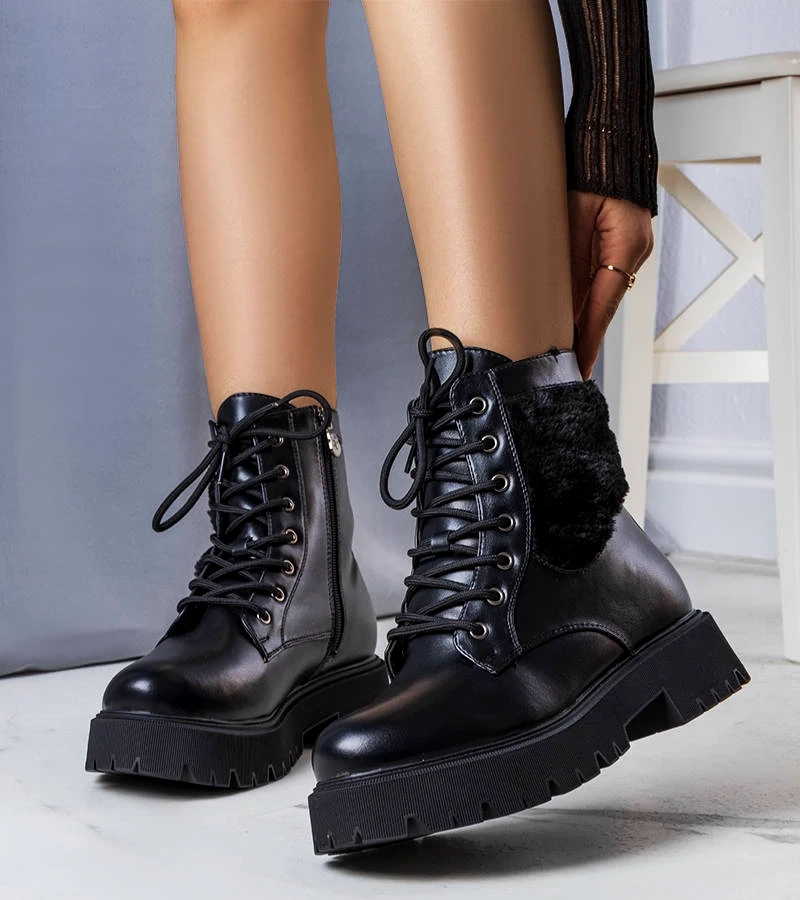 Fekete béléses bokacsizma Dixie bundával