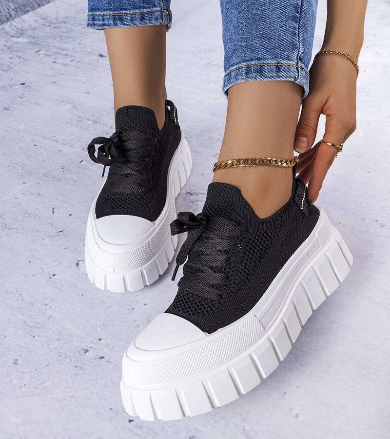 Fekete platformos tornacipők Dubeau