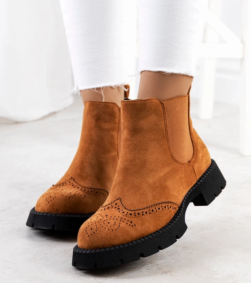 Barna bokacsizma masszív talppal Newsome