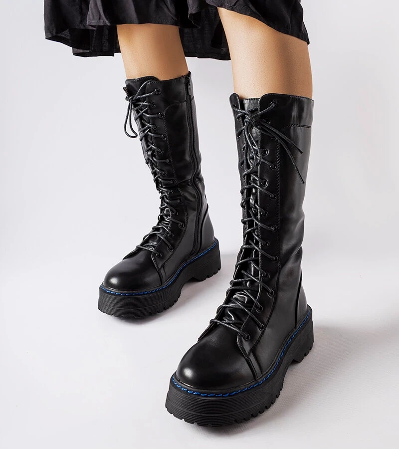 Fekete bélelt platformos csizma Hide