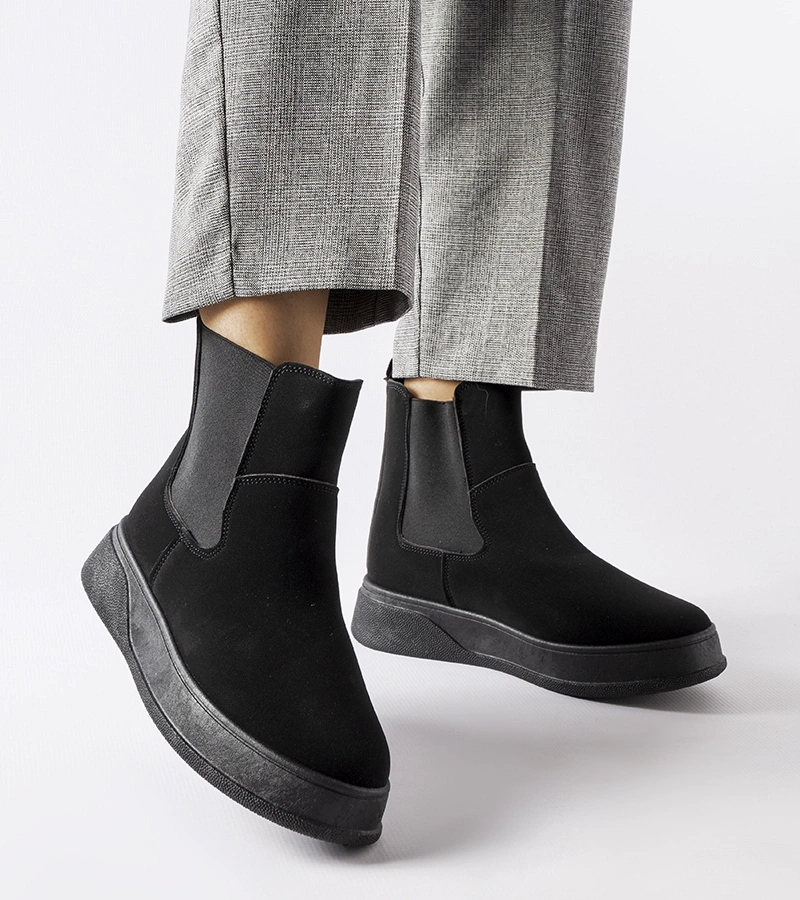 Fekete platformos bokacsizma Benilde