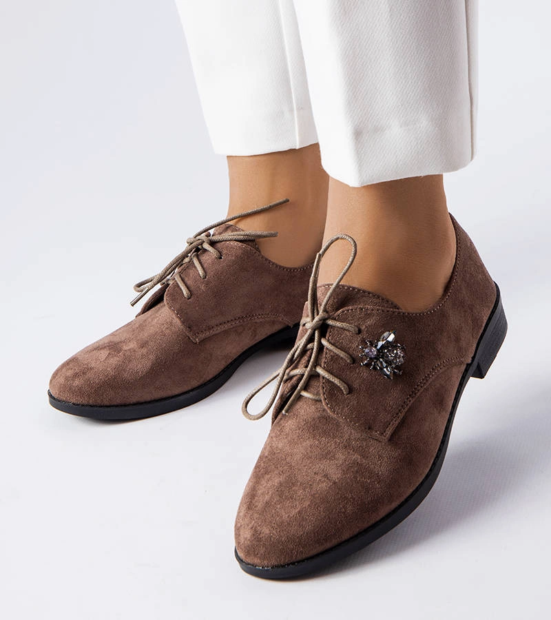 Barna cipők cirkónia alkalmazással Carignan