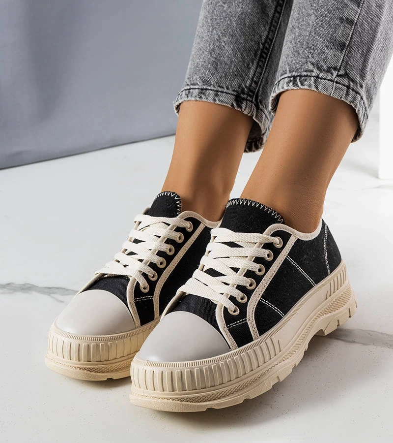 Fekete platformos tornacipő Nichole