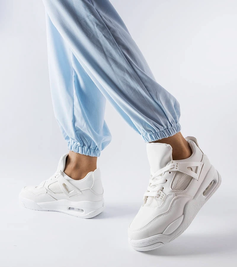 Fehér cipők kombinált anyagokból Malas