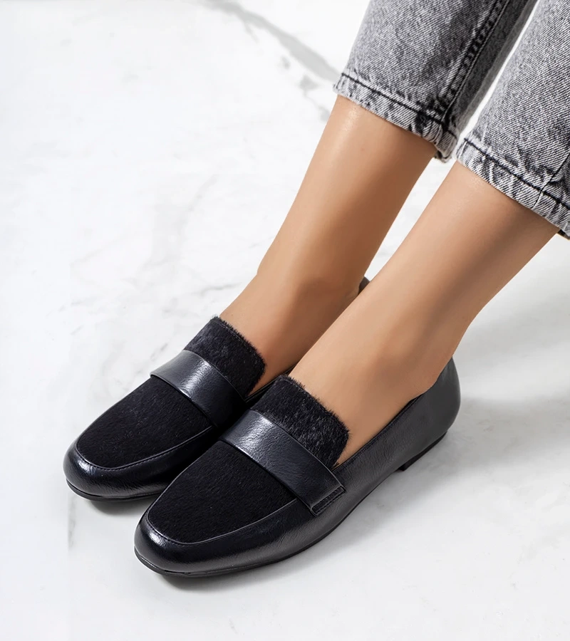 Fekete női félcipő Kolk