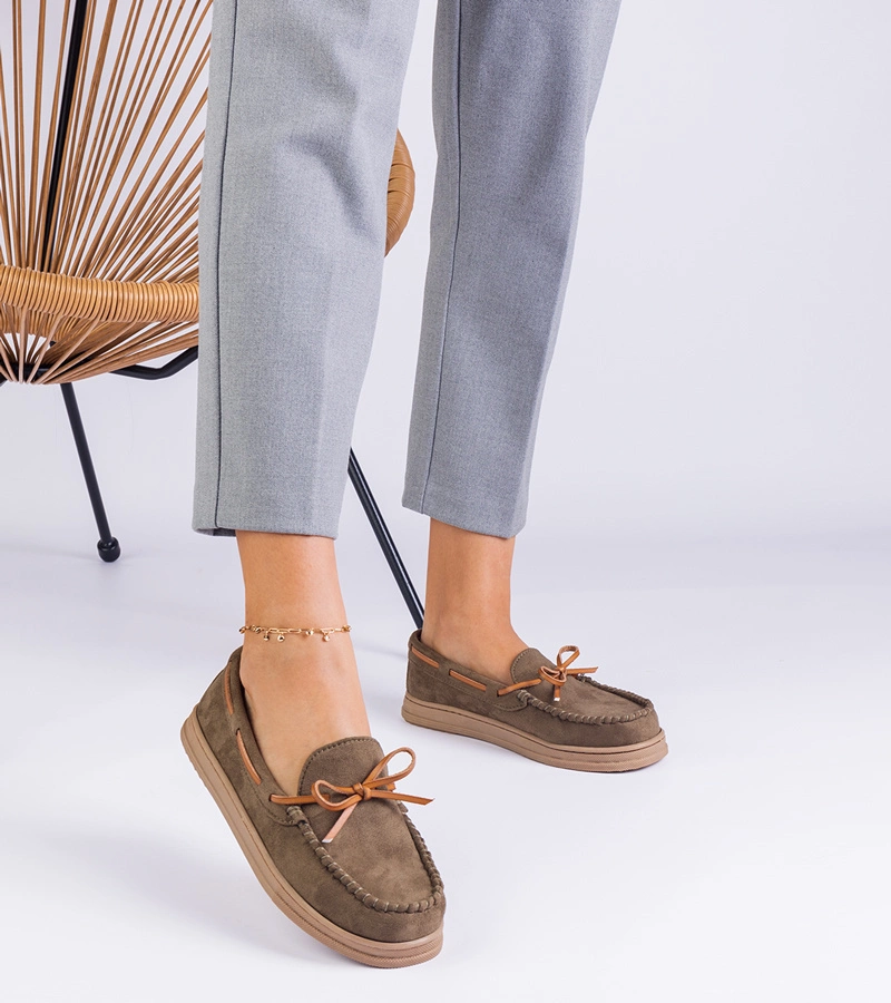 Zöld női mokaszinok ökobőrből masnival Sarina