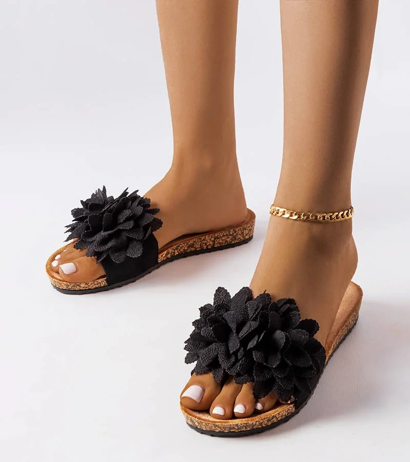 Fekete virágos Farland papucs