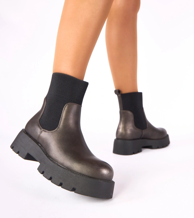 Fémes platformos bokacsizma rugalmas szárral Berniece