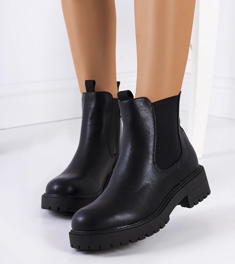 Fekete bokacsizma Ecrin műbőr