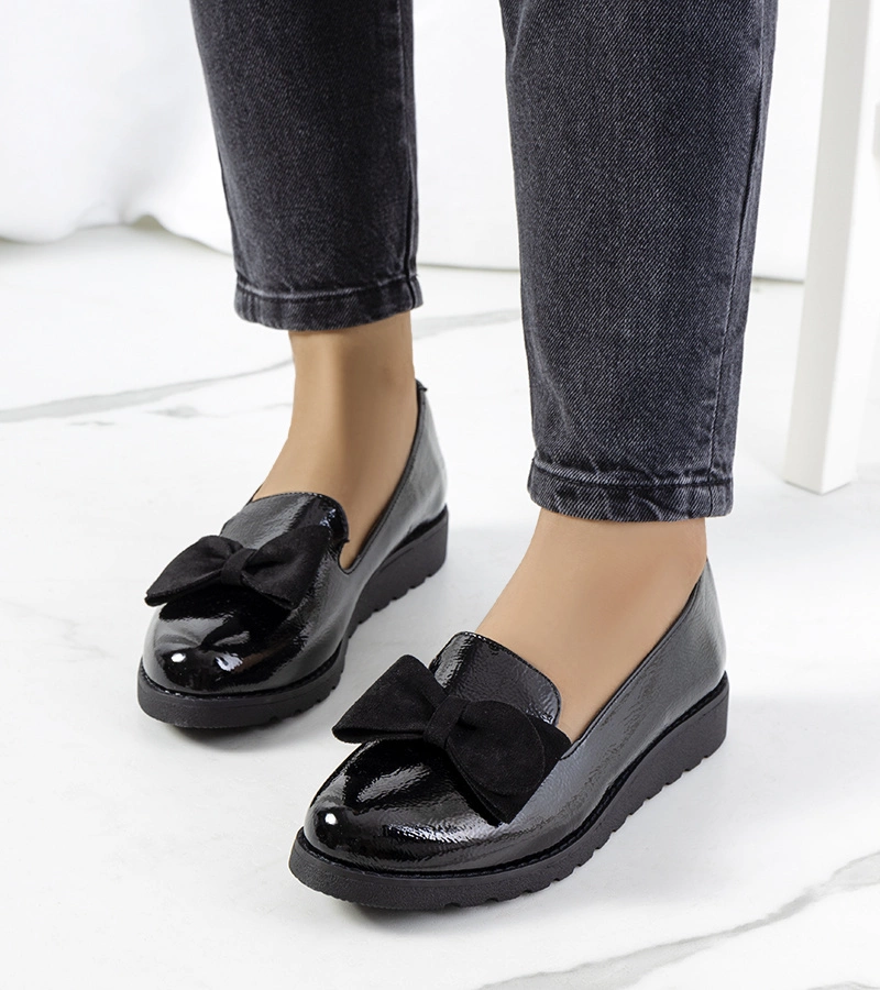 Fekete fényes félcipők Voeren