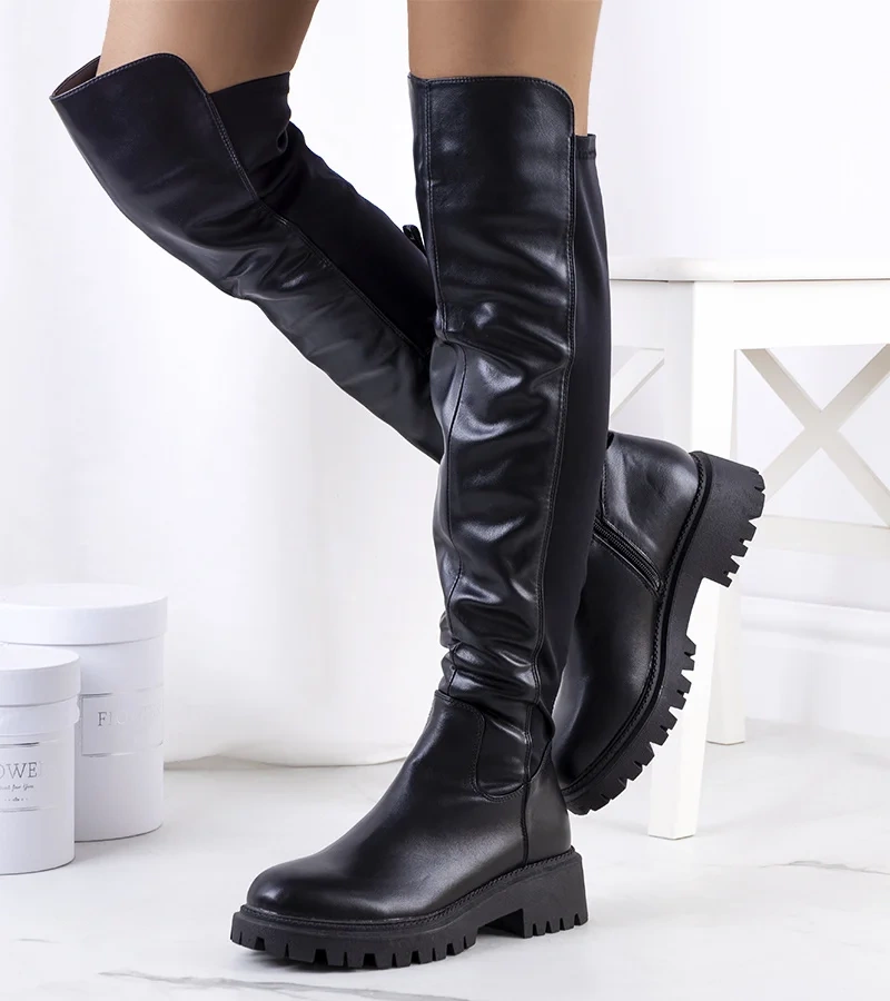 Fekete platformos Khadim csizma