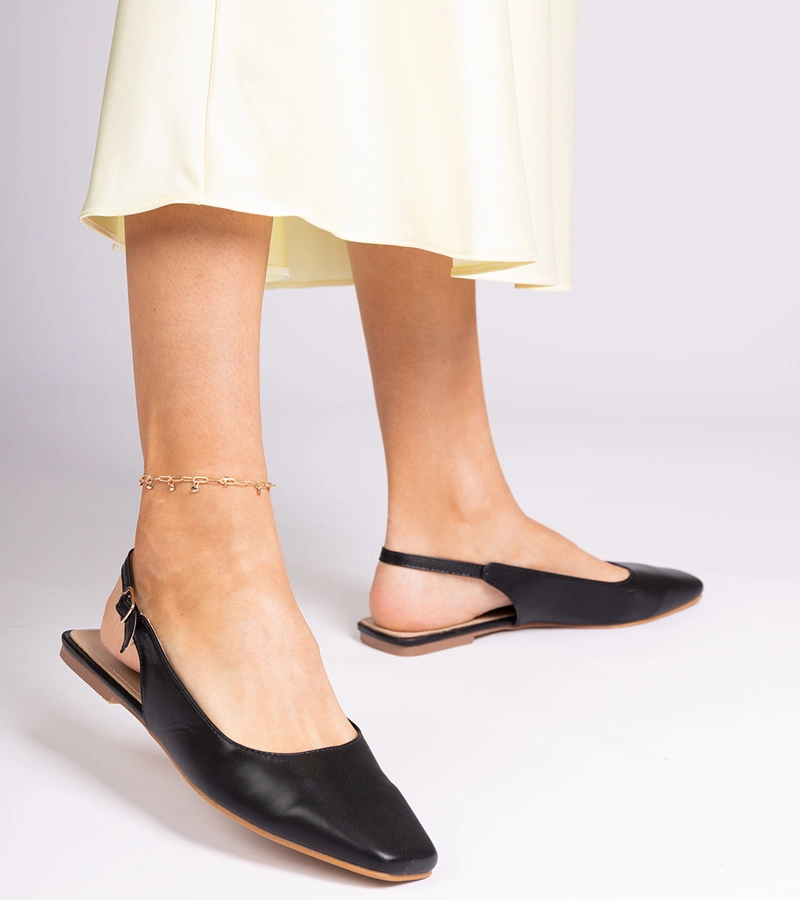 Fekete, orrát takaró Hazelwood szandál