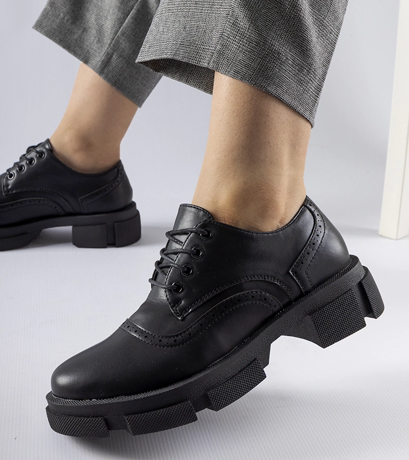 Fekete Piazzetta megkötős félcipők