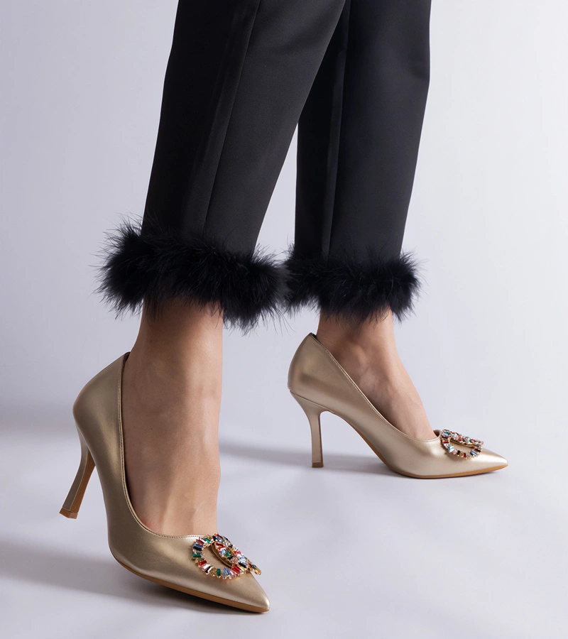 Callsa színes cirkóniákkal díszített arany tűsarkú