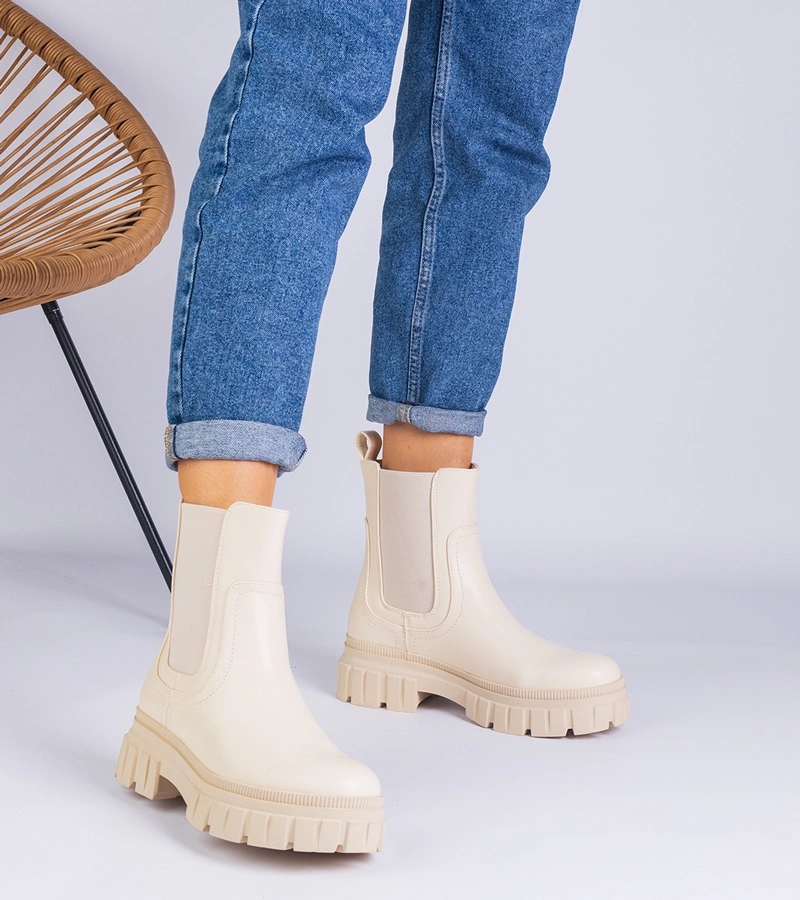 Rolandela rugalmas betéttel ellátott bokacsizma bézs