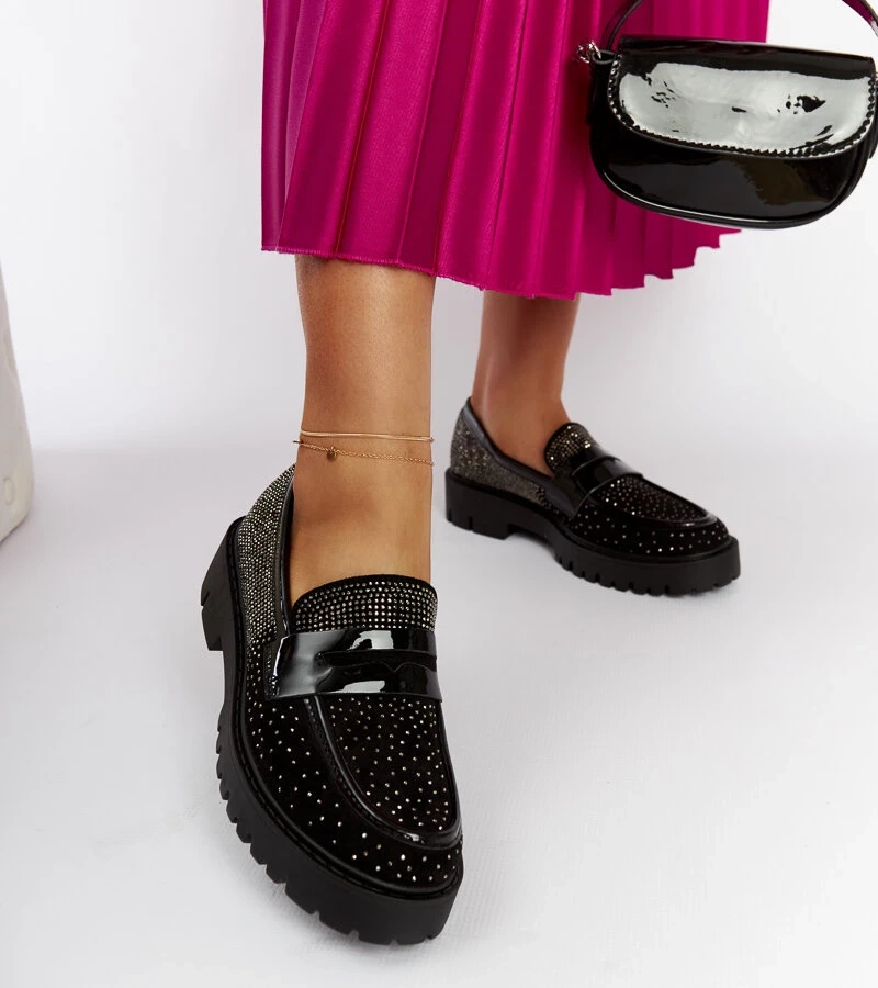 Fekete, cirkóniával díszített Newport mokaszinok