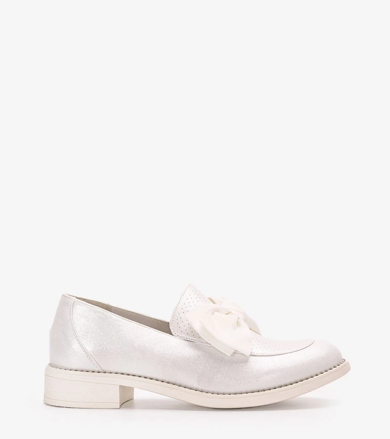 Fehér masnis cipők Bizier