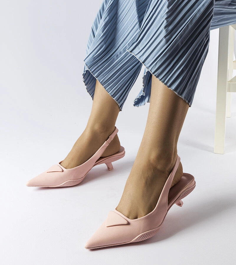 Rózsaszín szandál alacsony sarkú Labonté