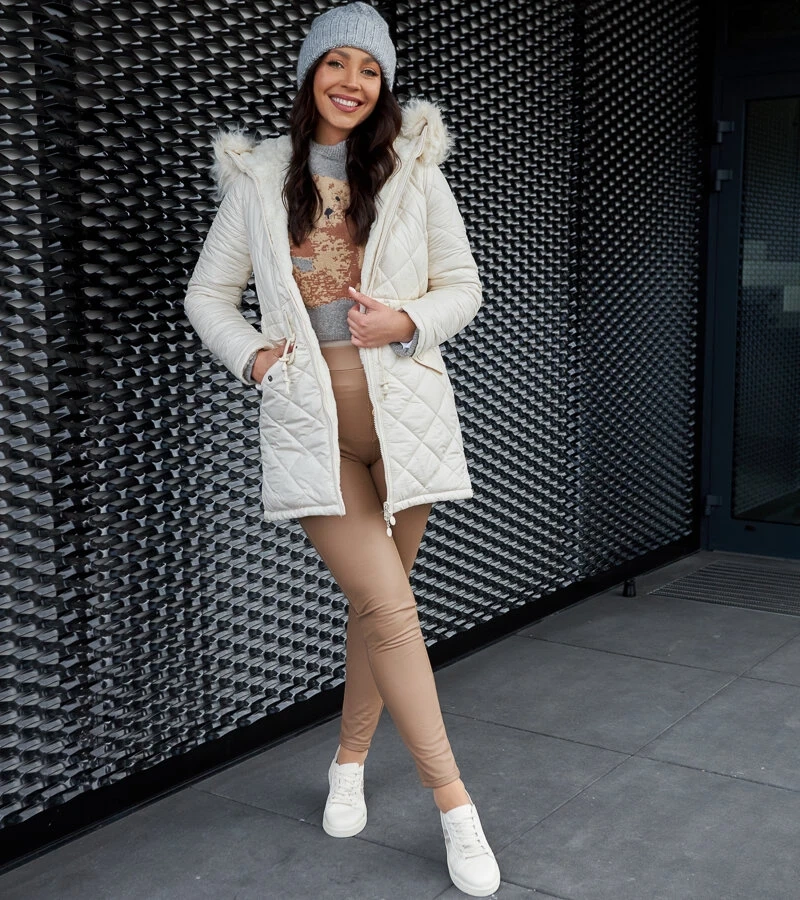 Krém színű, levehető szőrmével ellátott Riverton H-897/11 kabát