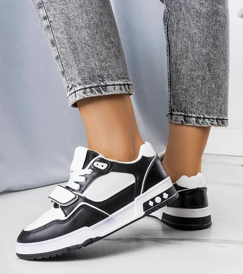 Fekete női tornacipő Ollie