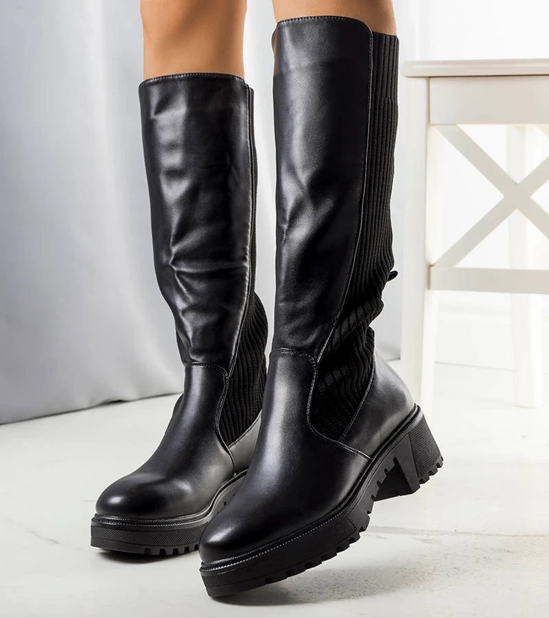 Fekete bélelt csizma Mishin