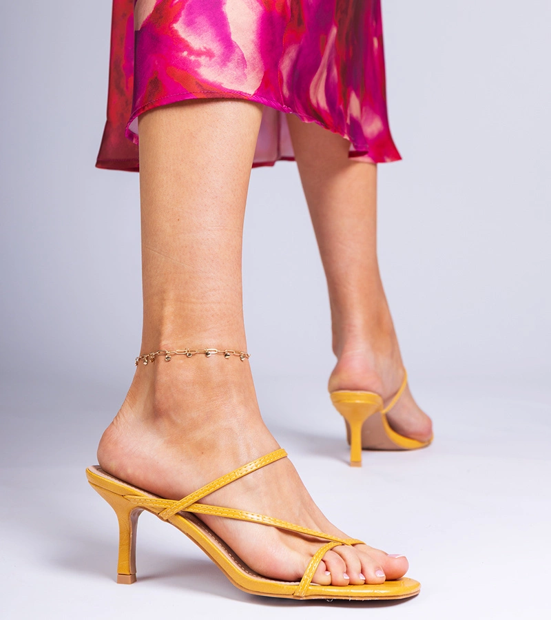 Sárga elegáns tűsarkú papucs Kapilon