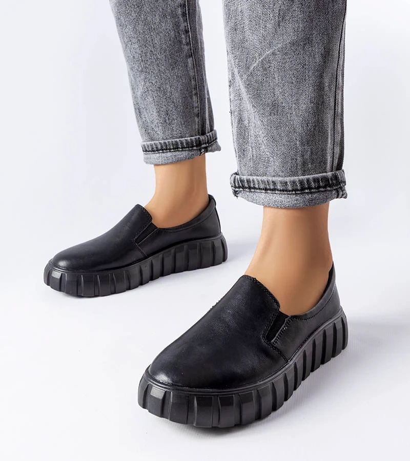 Fekete becsúsztatható félcipő Igreja