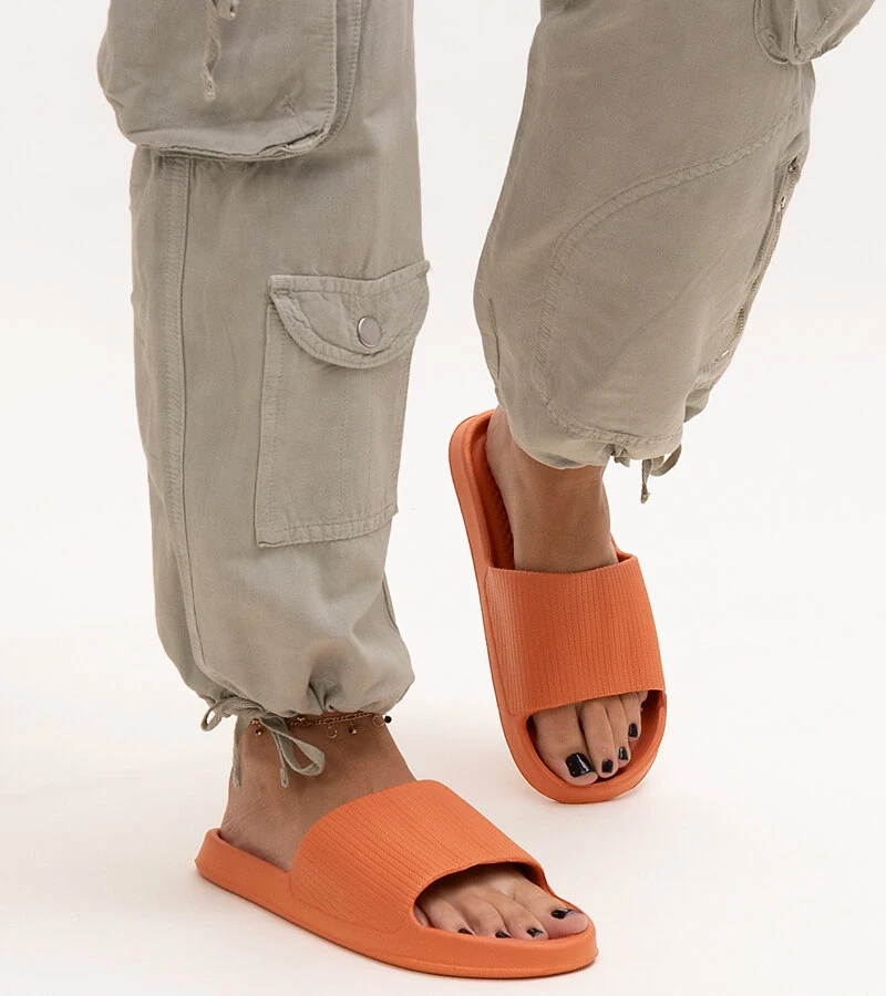 Narancssárga Menta habos papucsok