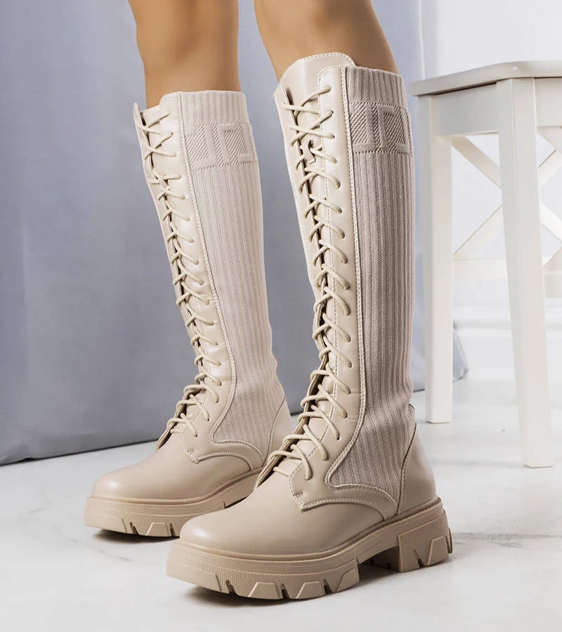 Montis bézs kötött csizma