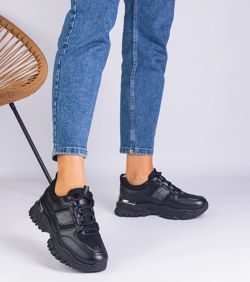 Ariella fekete női tornacipő csillámmal díszítve