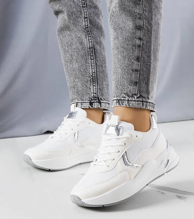 Fehér cipő ezüst betétekkel Doris