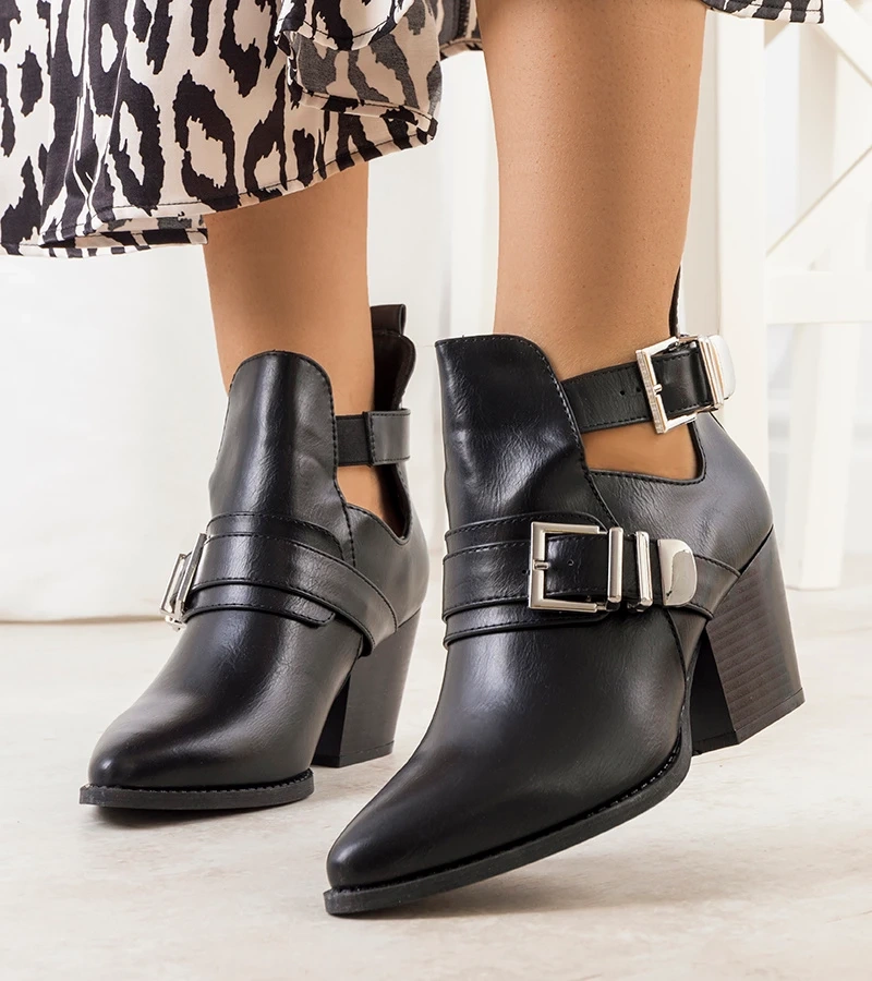 Fekete női bokacsizma Itabi