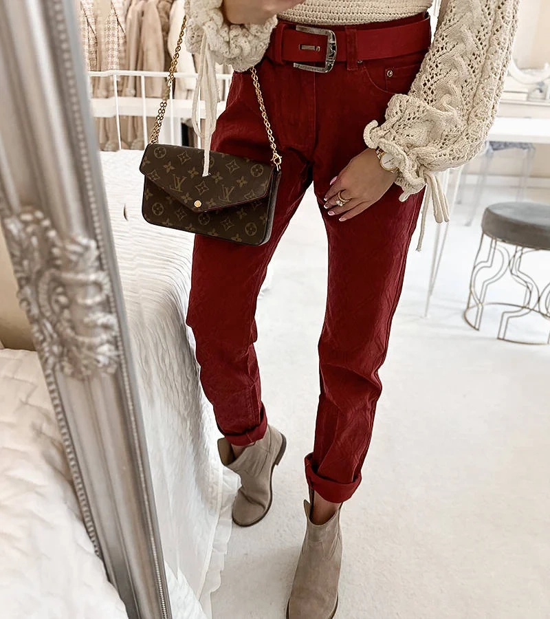 Piros övvel díszített nadrág Pelchat